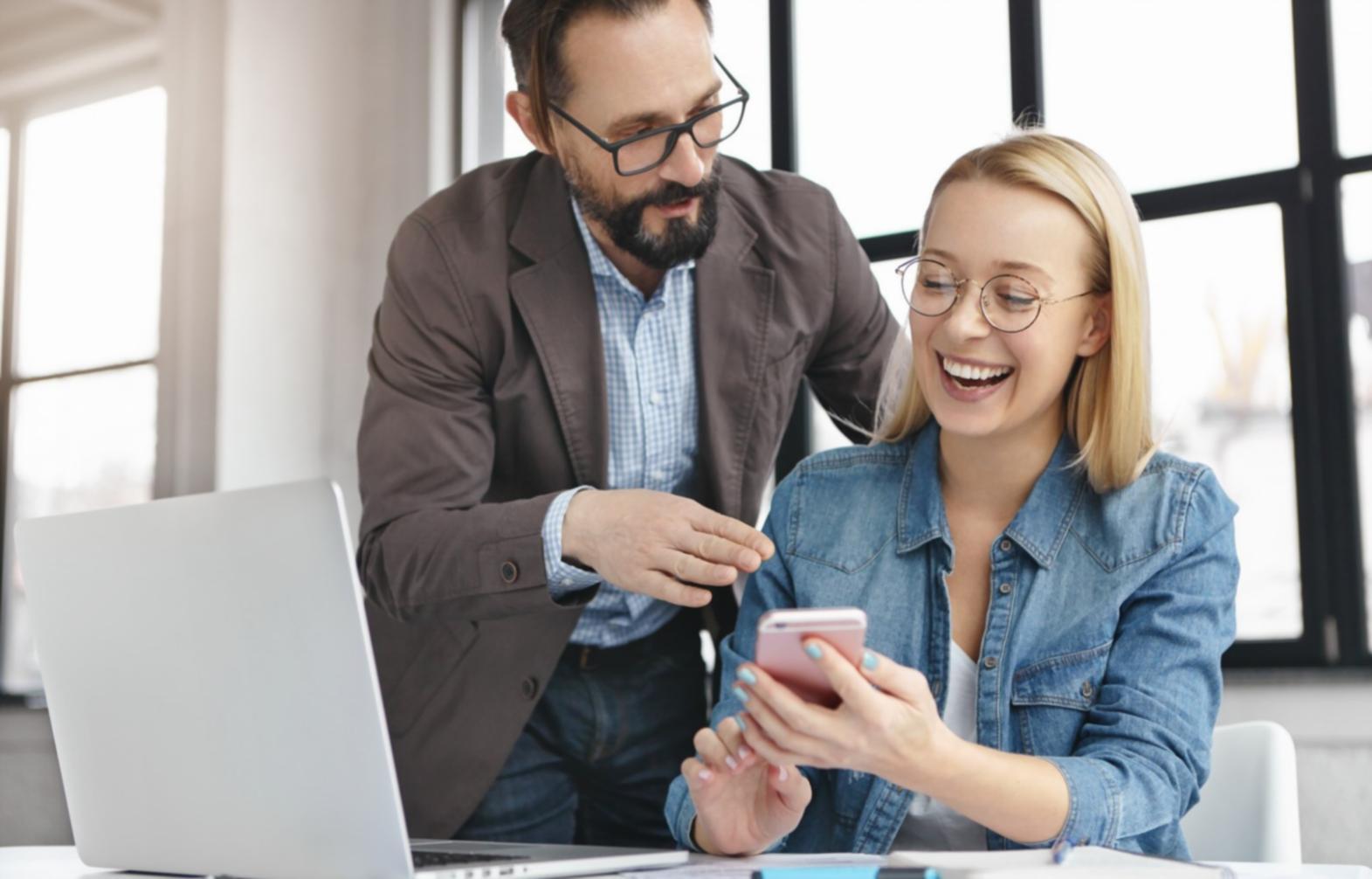 Environnement de travail professionnel avec outils de gestion budgétaire